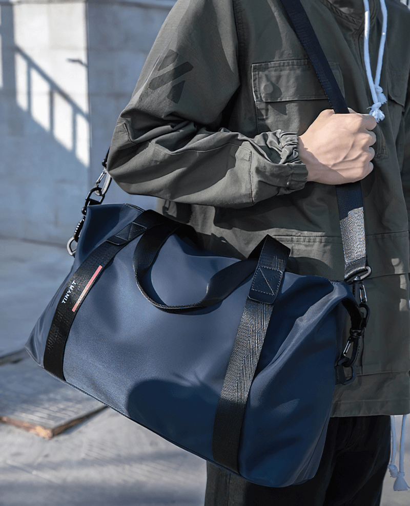 Unisex fashion casual sports shoulder bag, navy blue, lightweight and waterproof, ideal for travel and fitness-focused adventures.